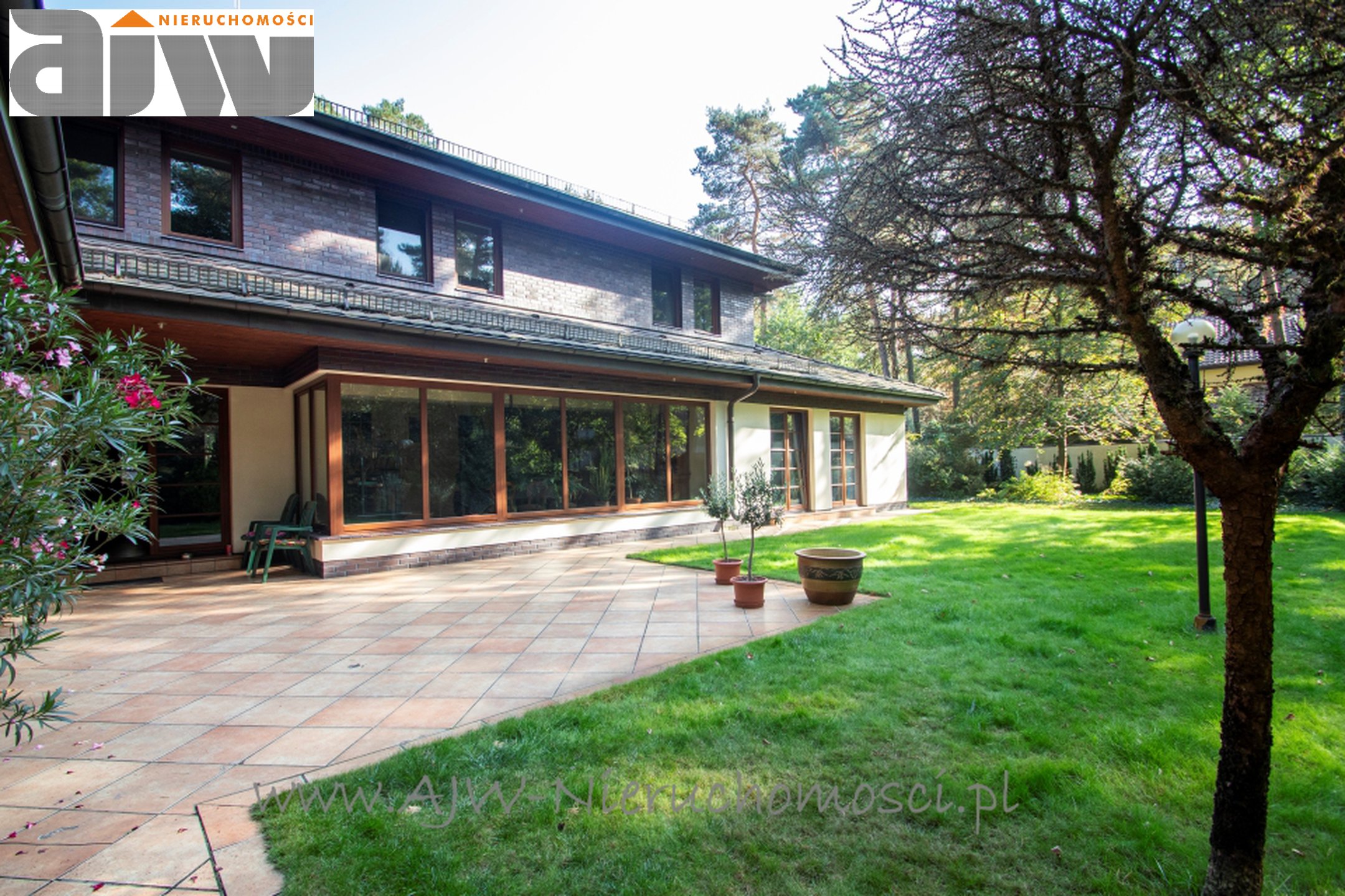 Reprezentacyjny dom Izabelin C w otulinie KPN - zdjęcie 2