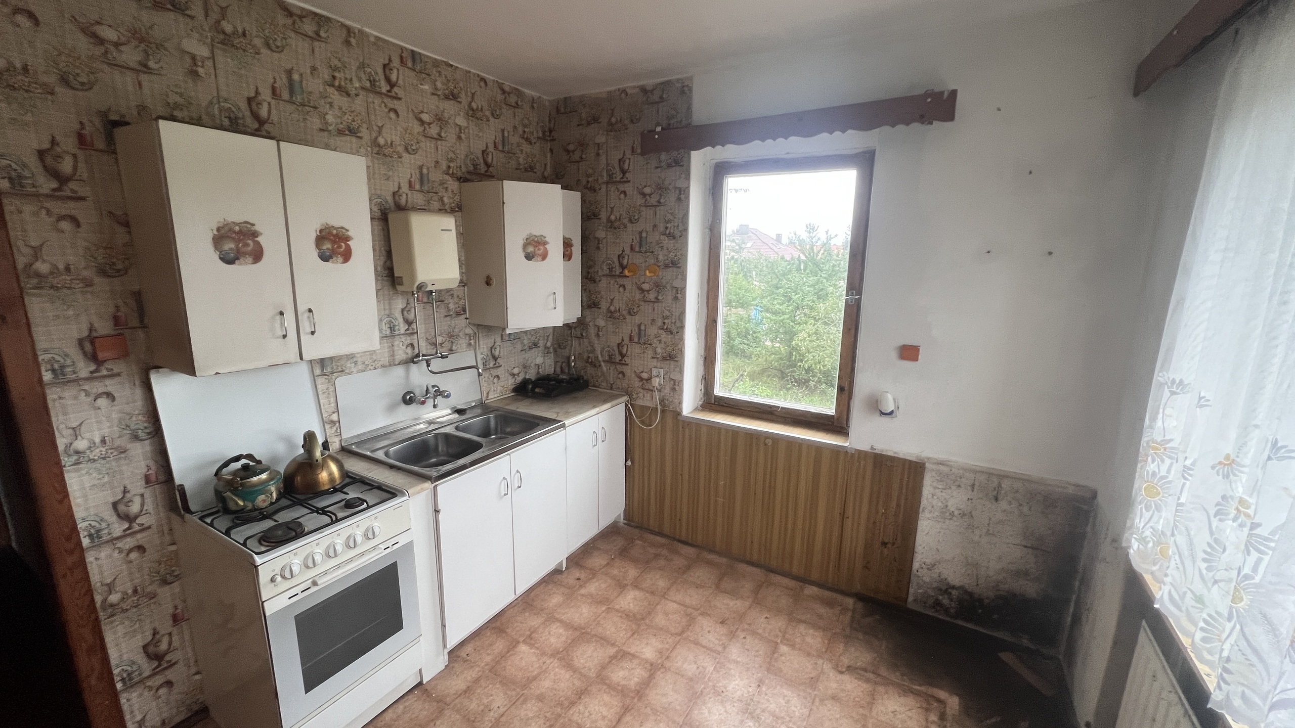 Przestronny dom wolnostojący w spokojnej okolicy - zdjęcie 4