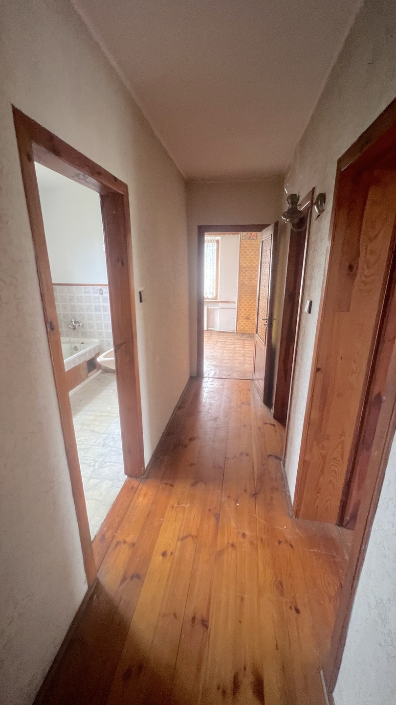 Przestronny dom wolnostojący w spokojnej okolicy - zdjęcie 6