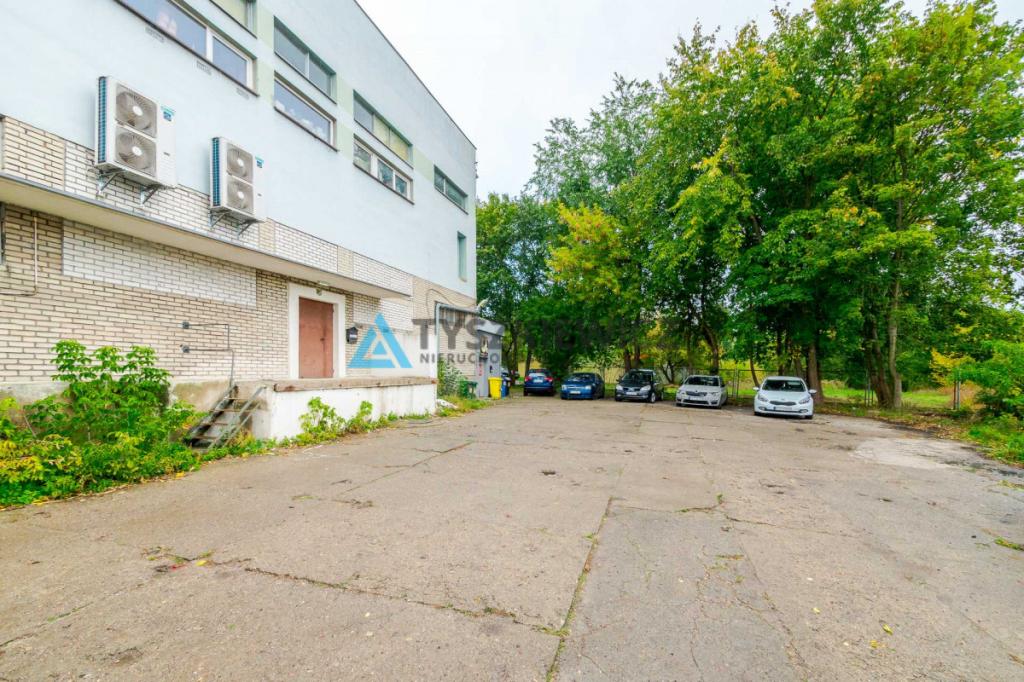 DOM 400M Z ŚWIETNIE PRESPERUJĄCYM SALONEM MEBLOWYM - zdjęcie 3
