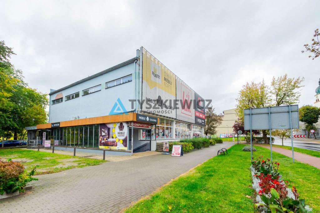 DOM 400M Z ŚWIETNIE PRESPERUJĄCYM SALONEM MEBLOWYM - zdjęcie 25