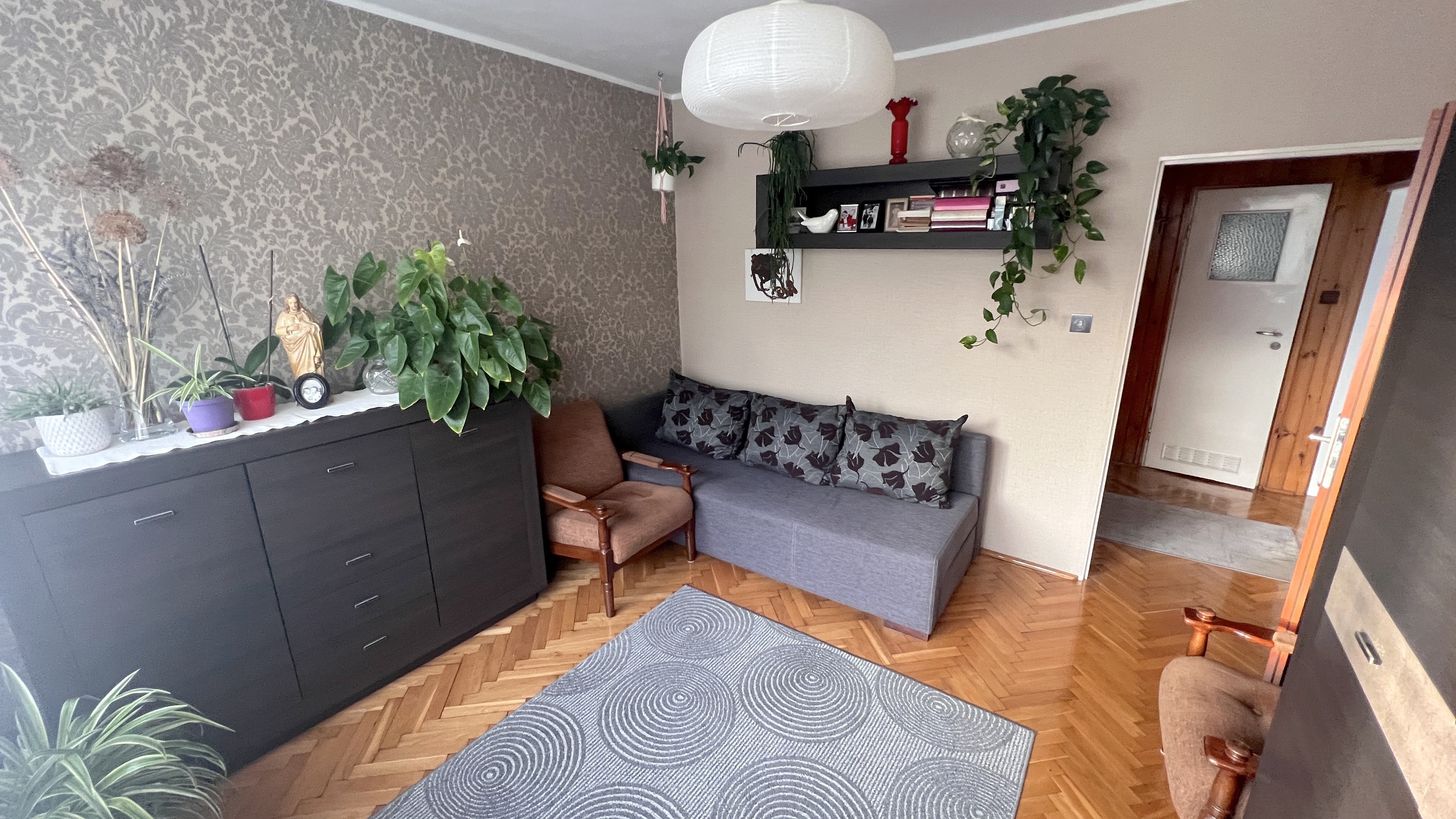 Dom dwurodzinny w bardzo dobrej lokalizacji - zdjęcie 1