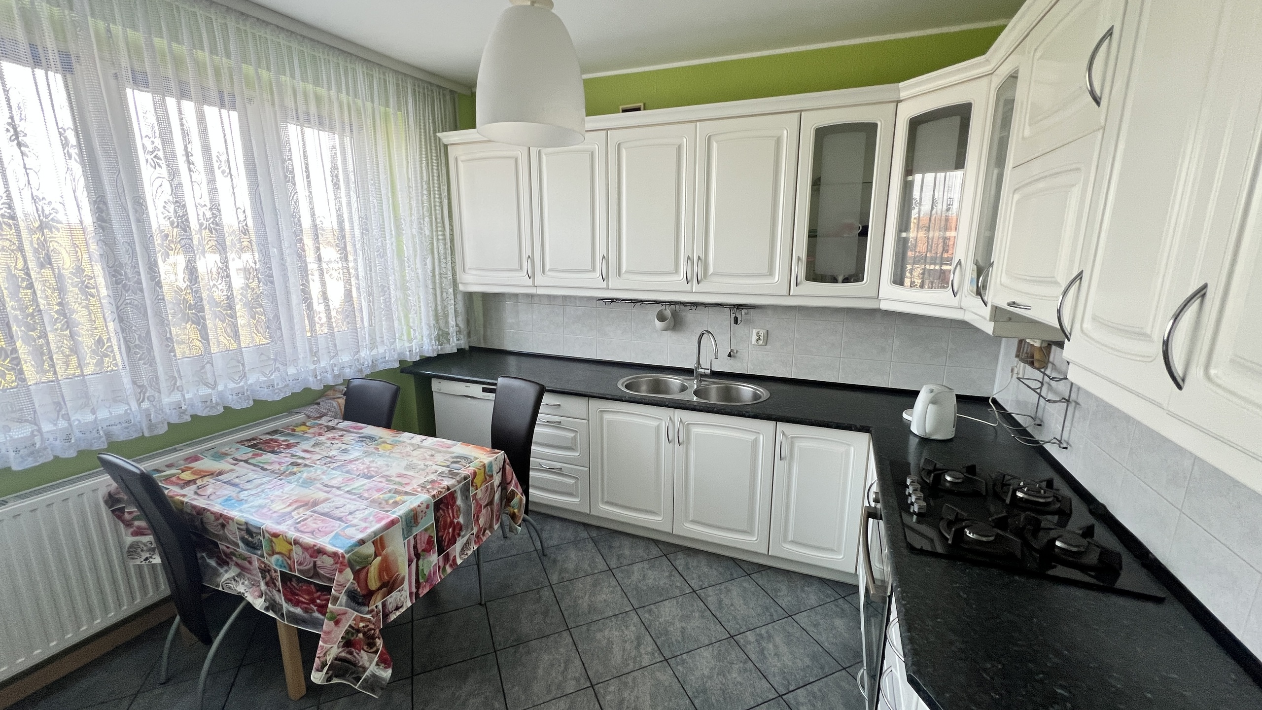 Dom dwurodzinny w bardzo dobrej lokalizacji - zdjęcie 18