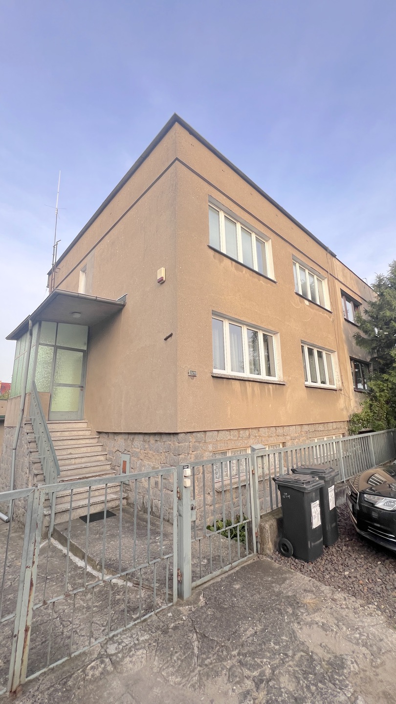 Dom dwurodzinny w bardzo dobrej lokalizacji - zdjęcie 12