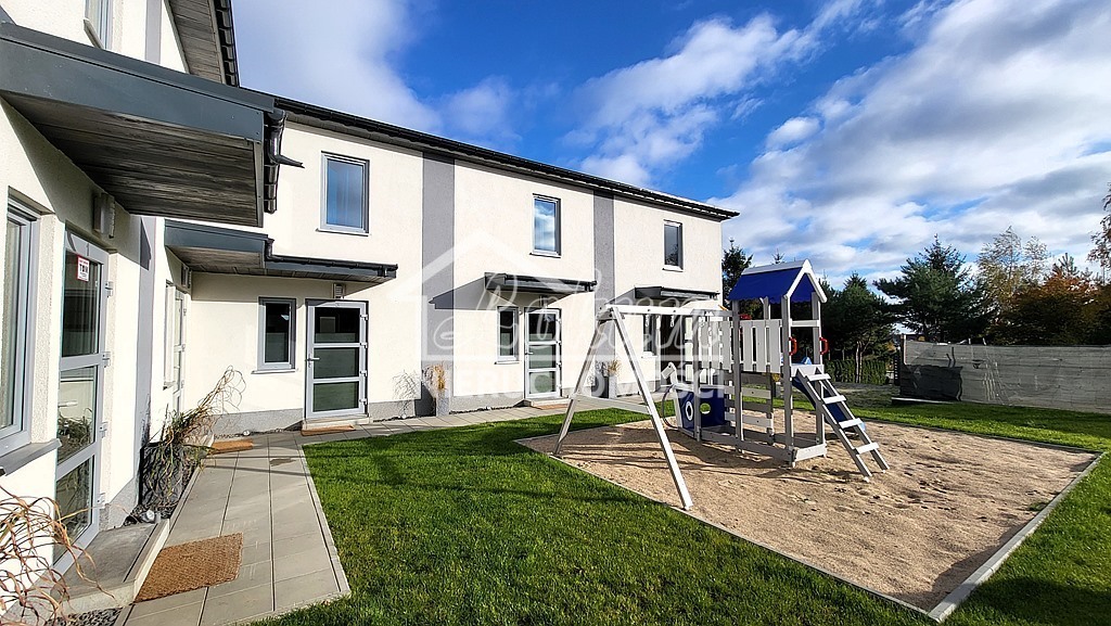 Lokal usługowy na sprzedaż, 190 m², Rewal - zdjęcie 1