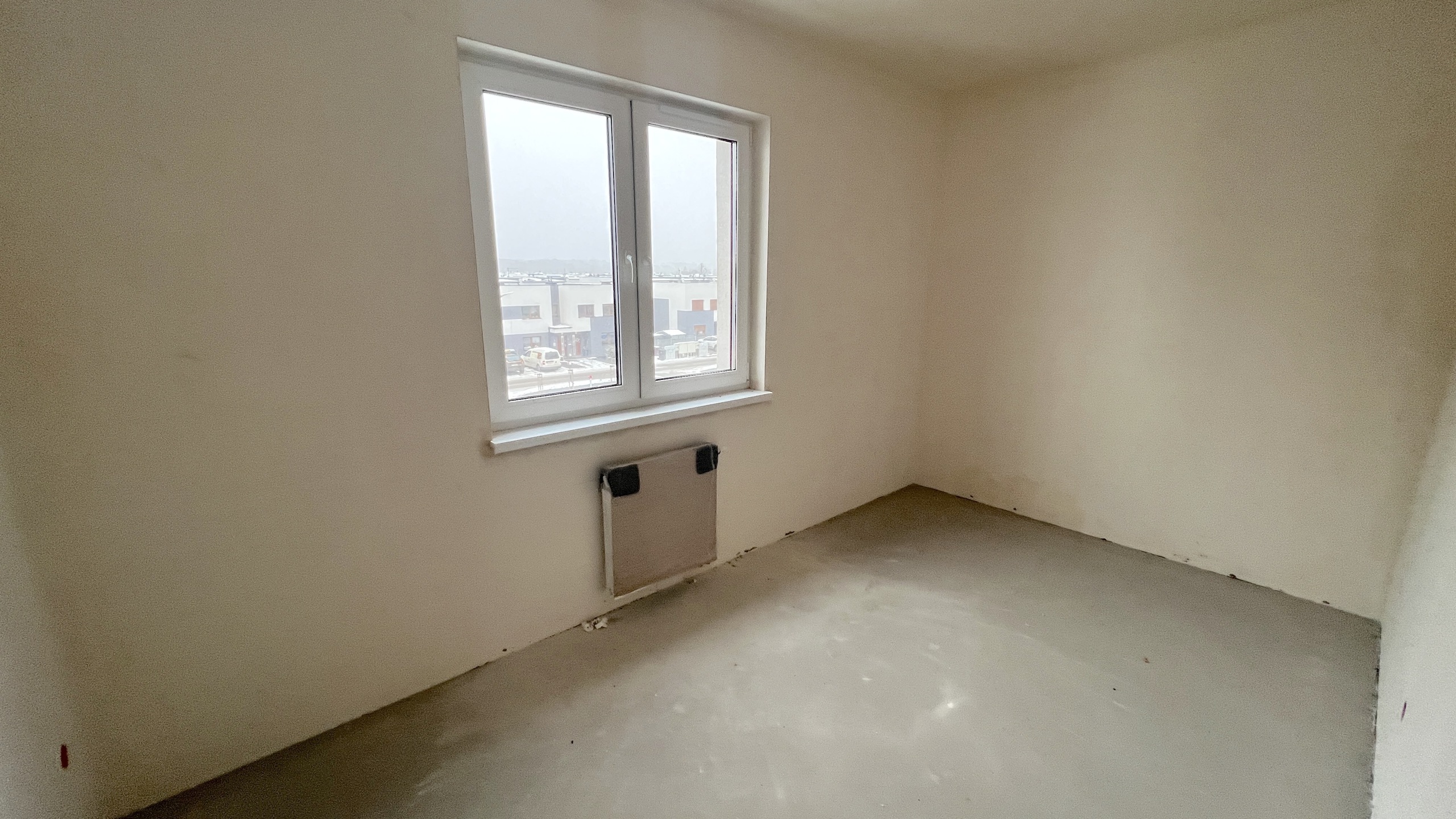 Mieszkanie 4 pokojowe na spokojnym osiedlu przy jeziorze - zdjęcie 11