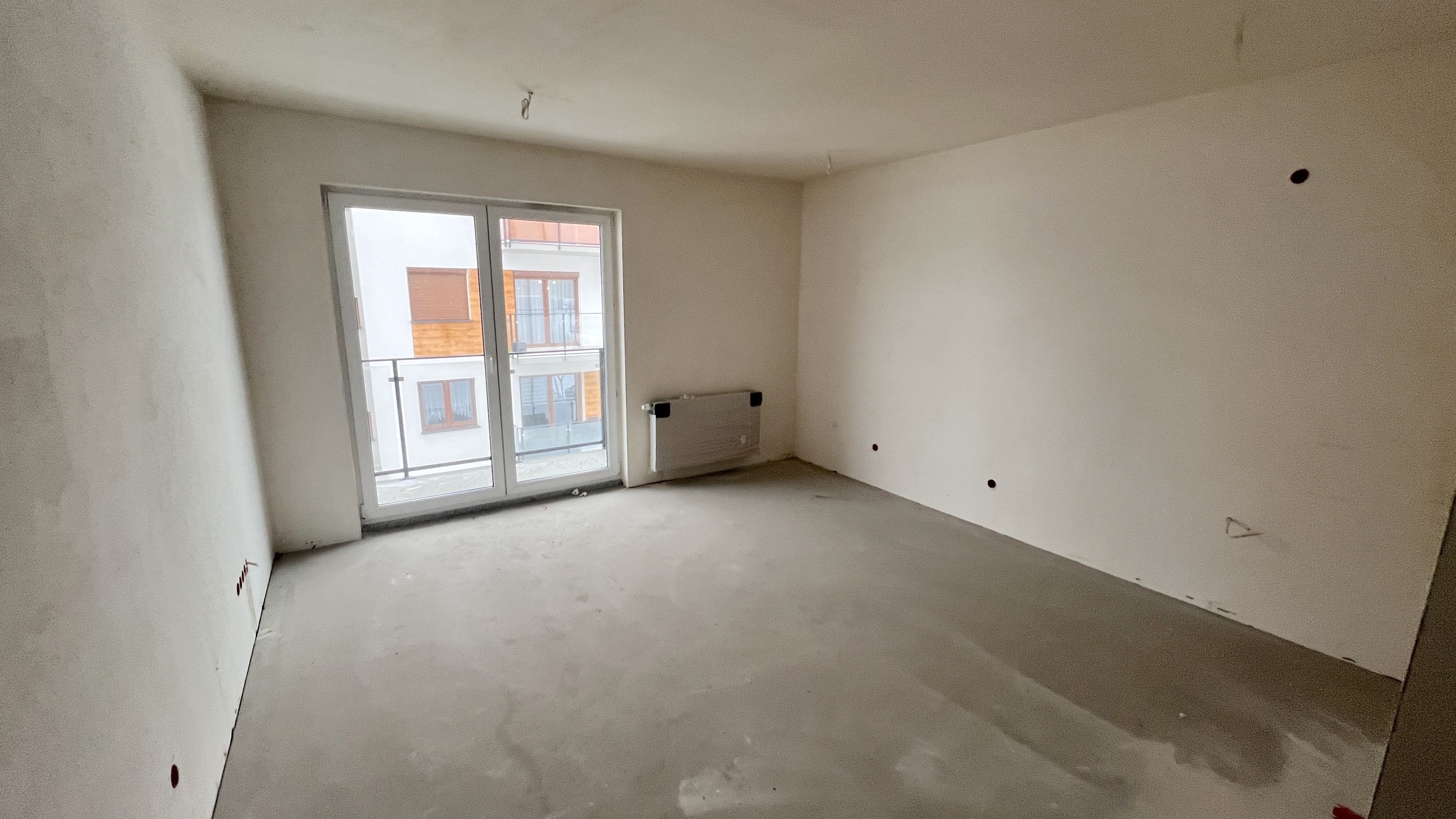 Mieszkanie 4 pokojowe na spokojnym osiedlu przy jeziorze - zdjęcie 15