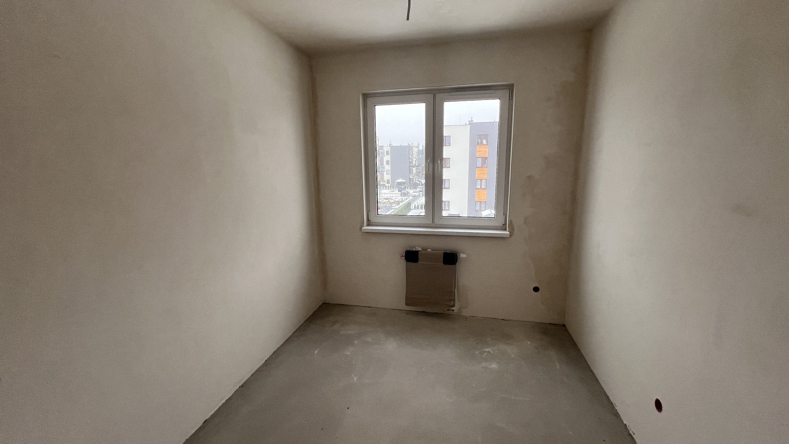 Mieszkanie 4 pokojowe na spokojnym osiedlu przy jeziorze - zdjęcie 17