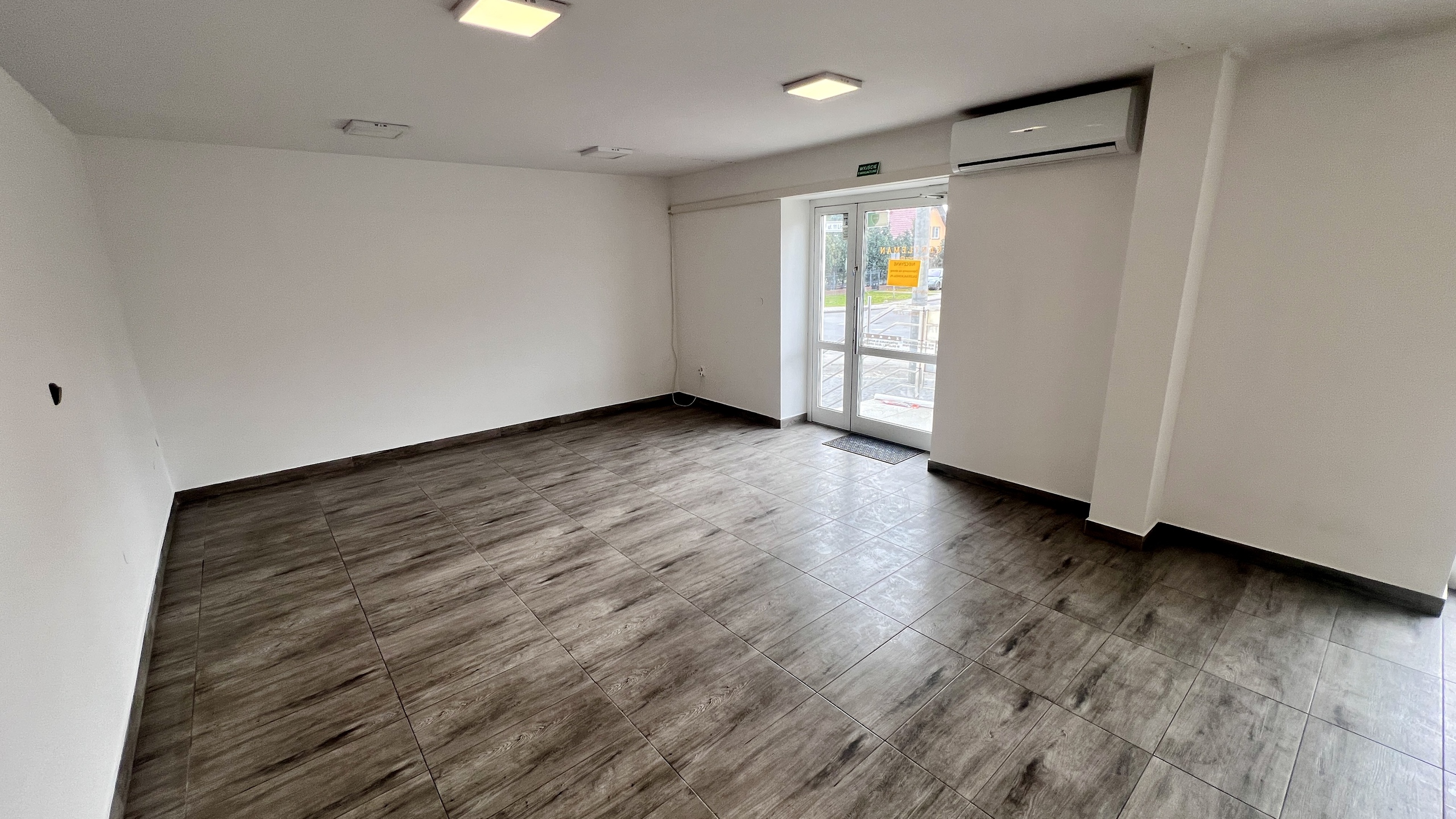 Lokal 85 m2 w widocznej lokalizacji w Luboniu - zdjęcie 6