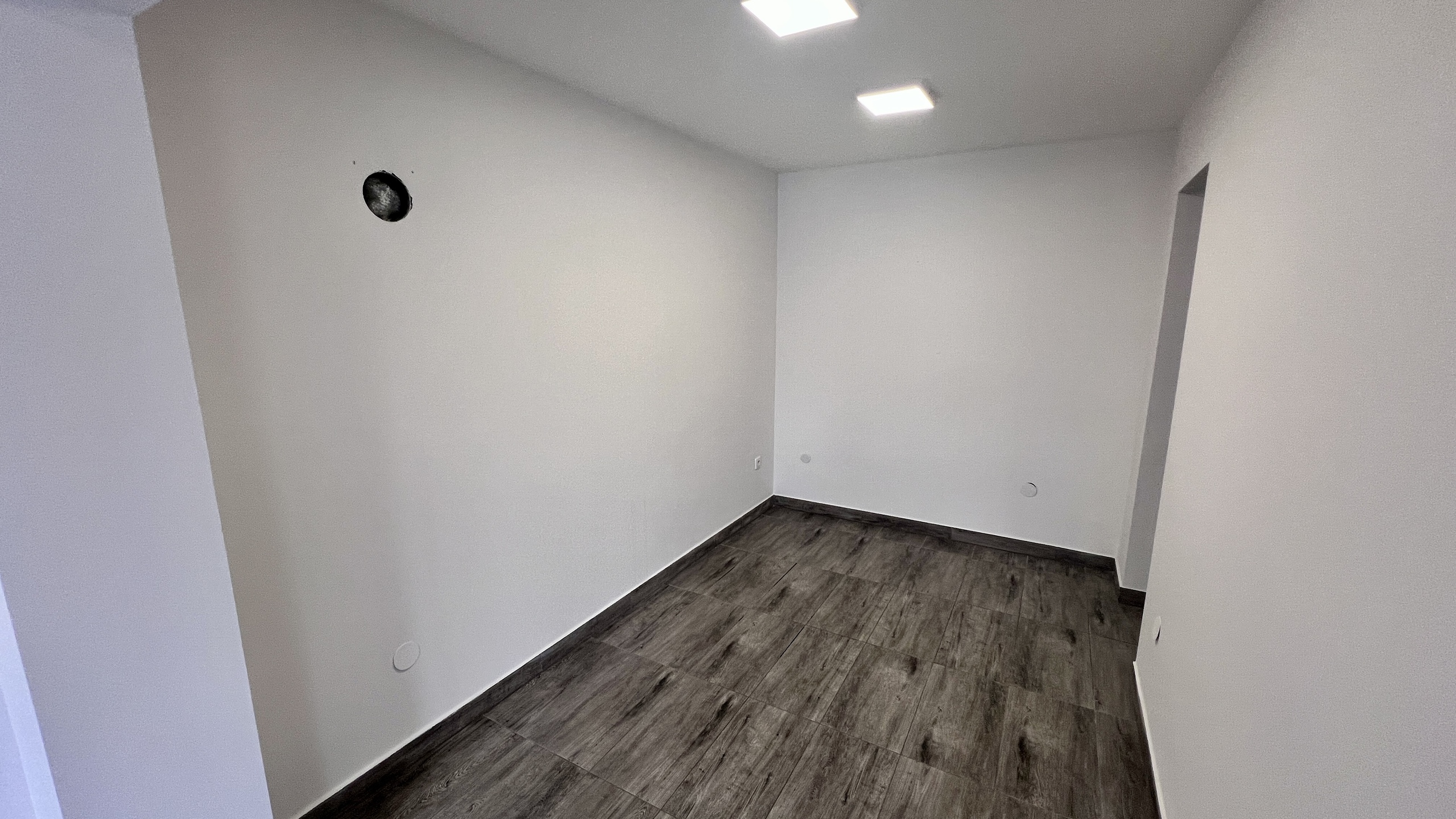 Lokal 85 m2 w widocznej lokalizacji w Luboniu - zdjęcie 8