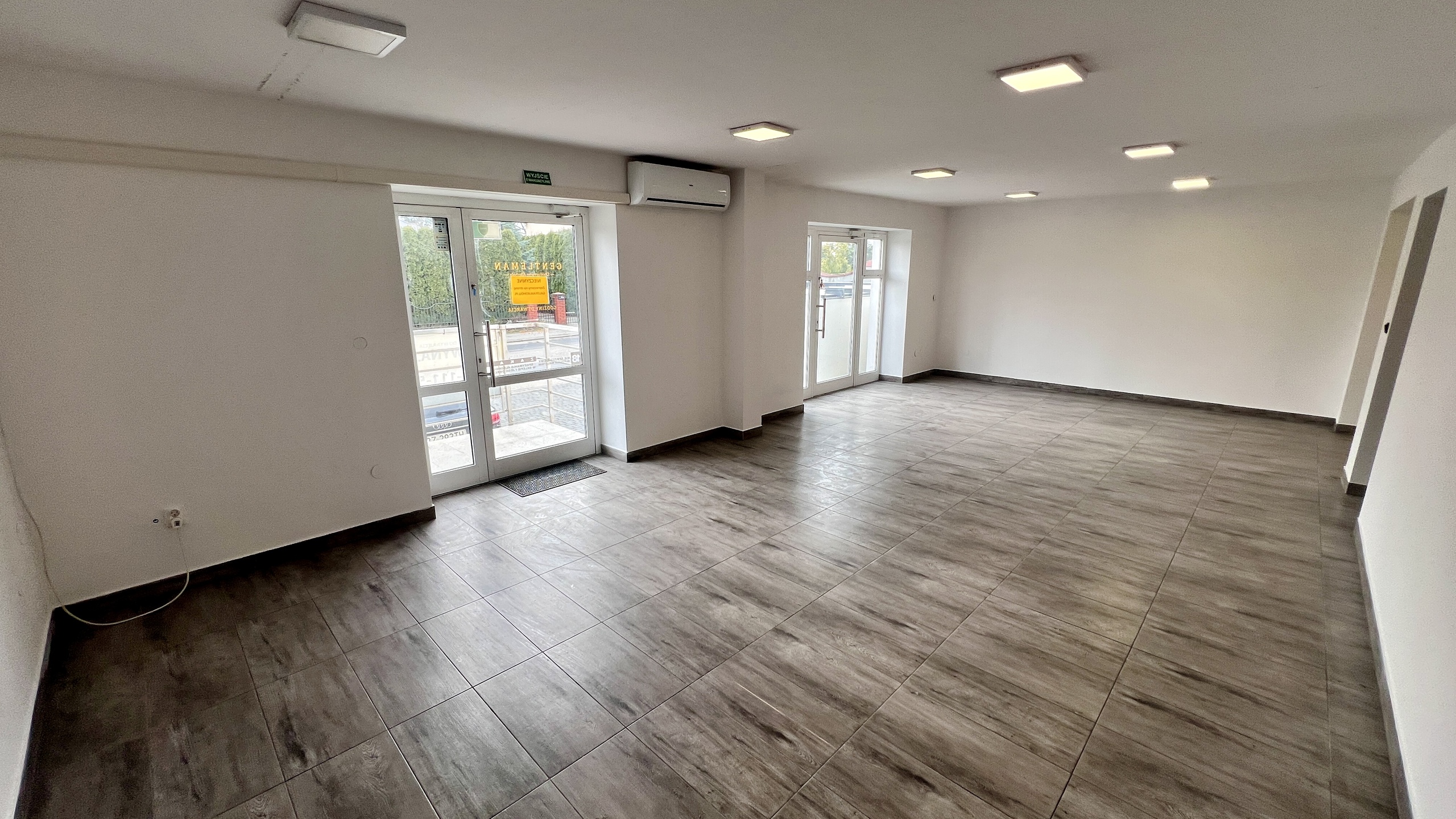 Lokal 85 m2 w widocznej lokalizacji w Luboniu - zdjęcie 3