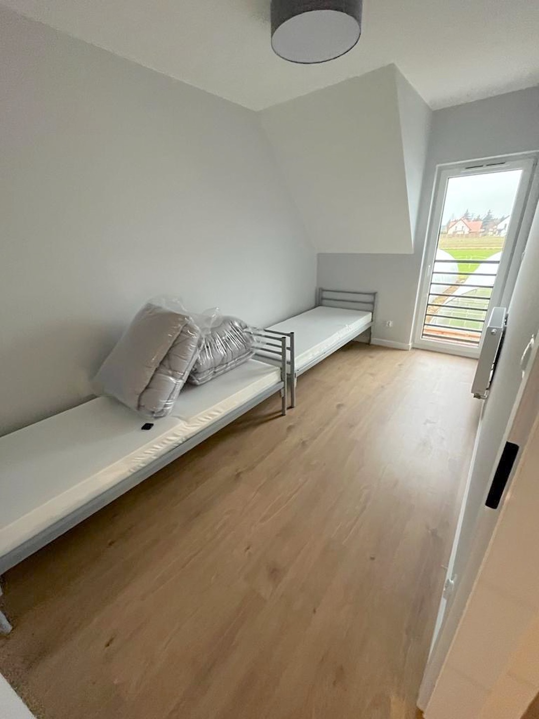 Środkowy segment szeregowca 82 m2 w Luboniu - zdjęcie 9