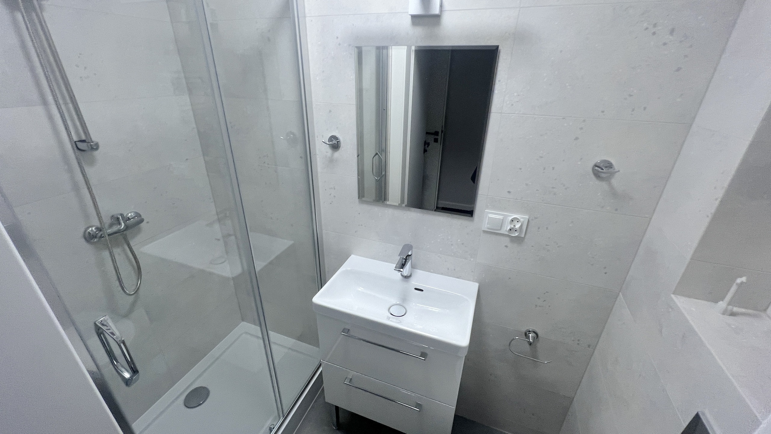 Środkowy segment szeregowca 82 m2 w Luboniu - zdjęcie 5