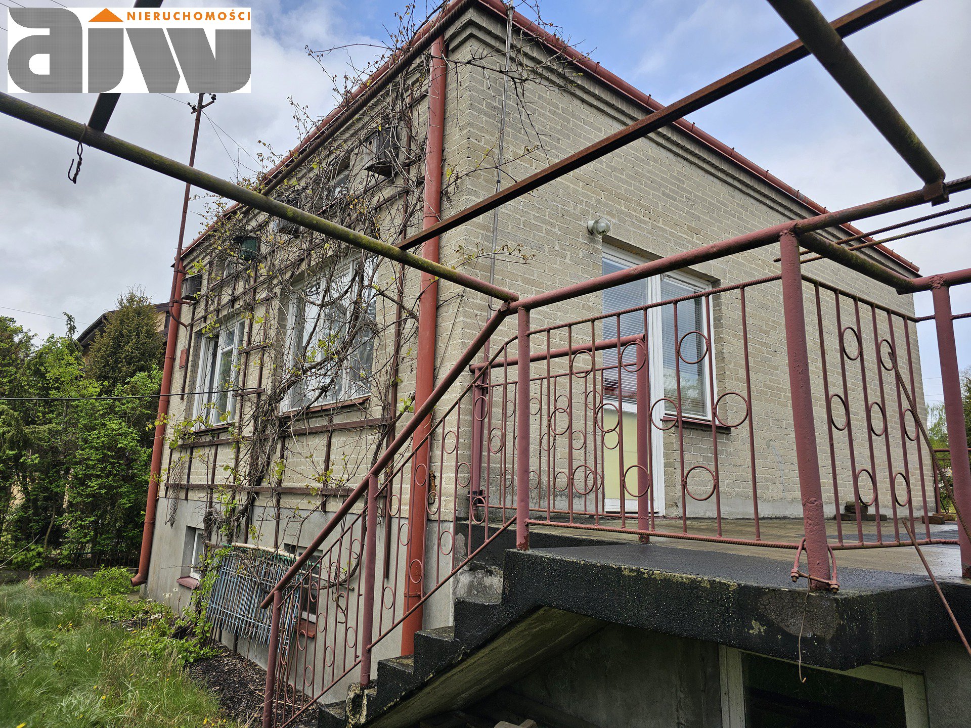 Dom do remontu, działka 1294 m2 - Laski - zdjęcie 1