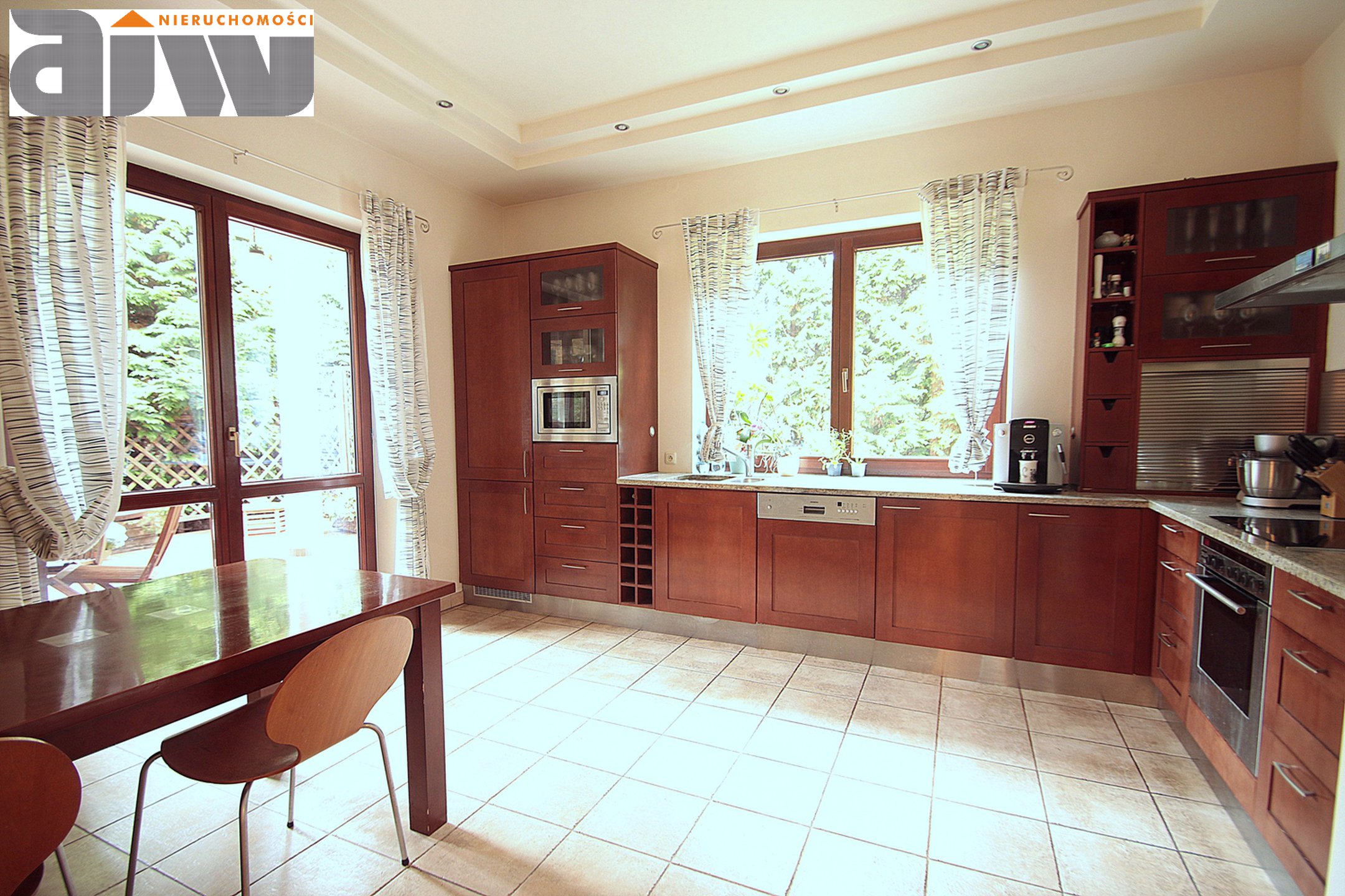 Dom w Łomiankach 240 m2, działka 1240 m2. - zdjęcie 8