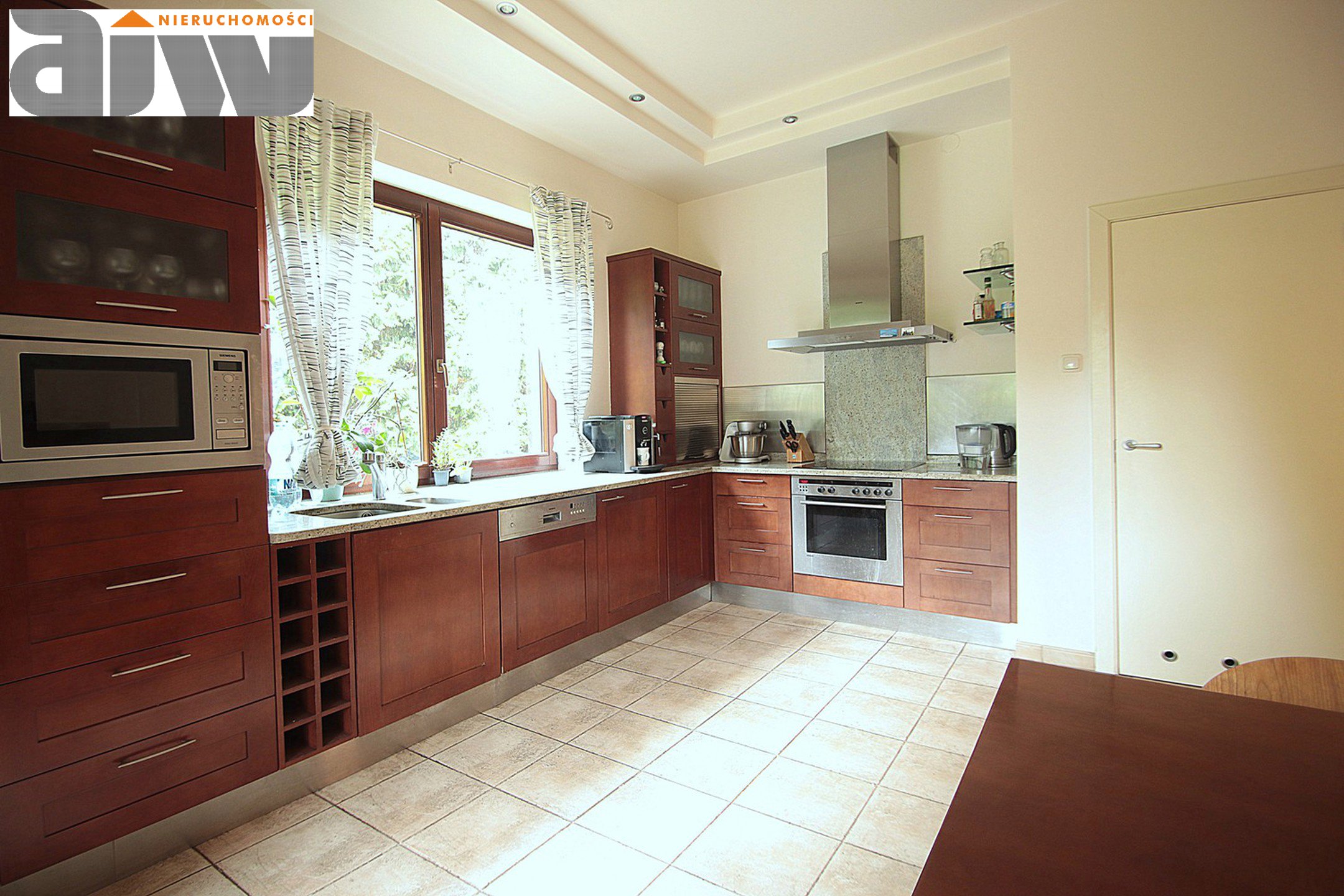 Dom w Łomiankach 240 m2, działka 1240 m2. - zdjęcie 9