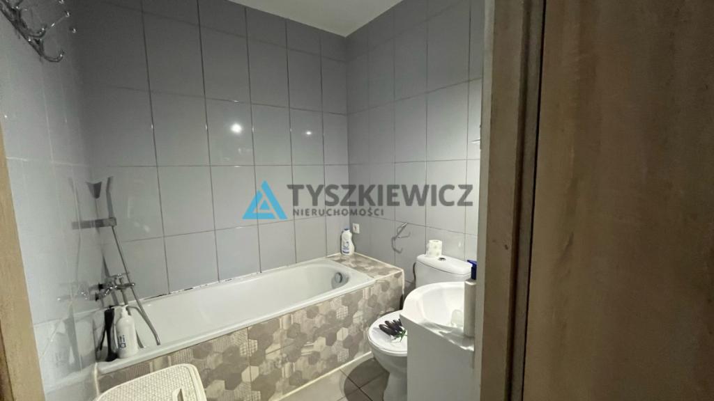 Dom z basenem z potencjałem inwestycjnym - zdjęcie 21
