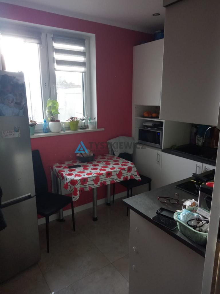 Dom z basenem z potencjałem inwestycjnym - zdjęcie 16