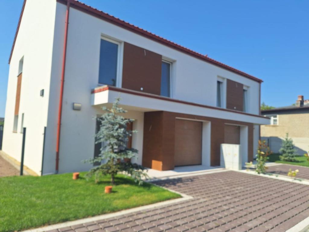 GOTOWY! rekuperacja, bez skosów, asfalt , latarnie - zdjęcie 1