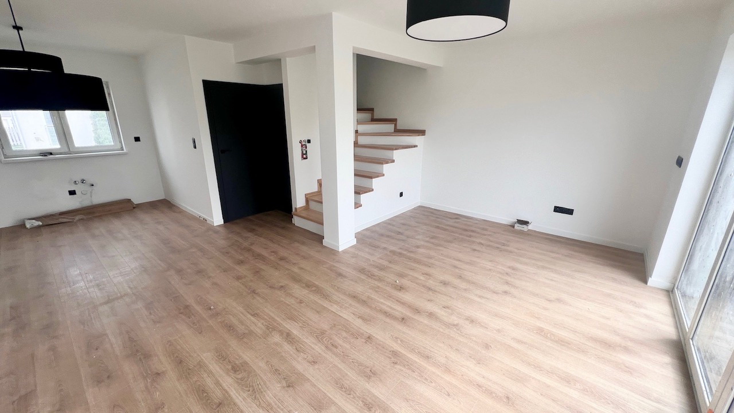 Dom w zabudowie szeregowej - zdjęcie 2