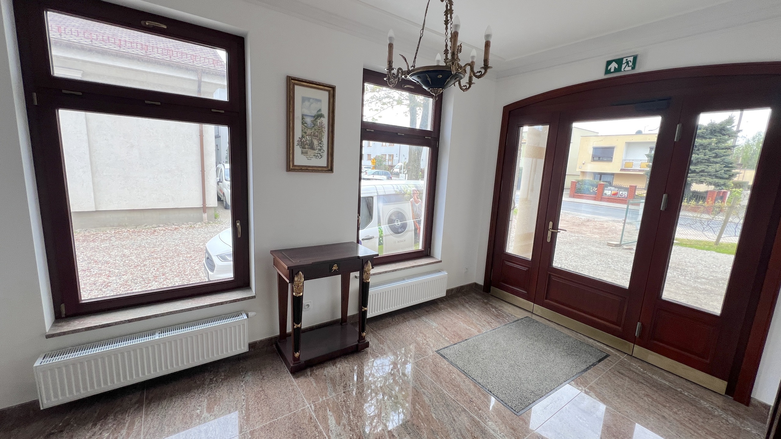 Prestiżowe lokale biurowo usługowe w czytelnym miejscu - zdjęcie 15