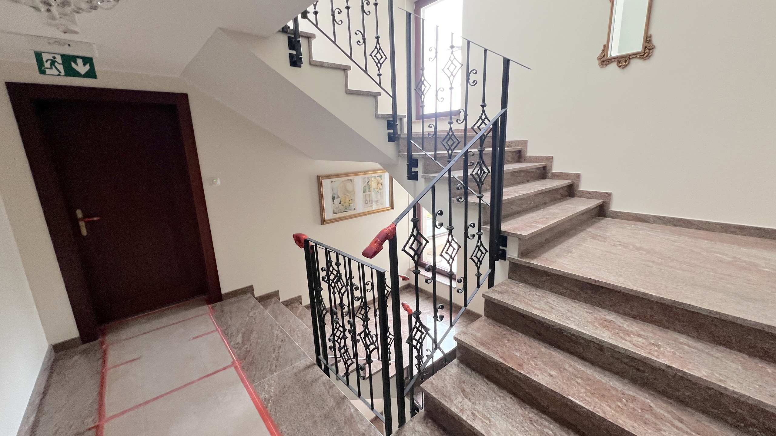 Prestiżowe lokale biurowo usługowe w czytelnym miejscu - zdjęcie 16