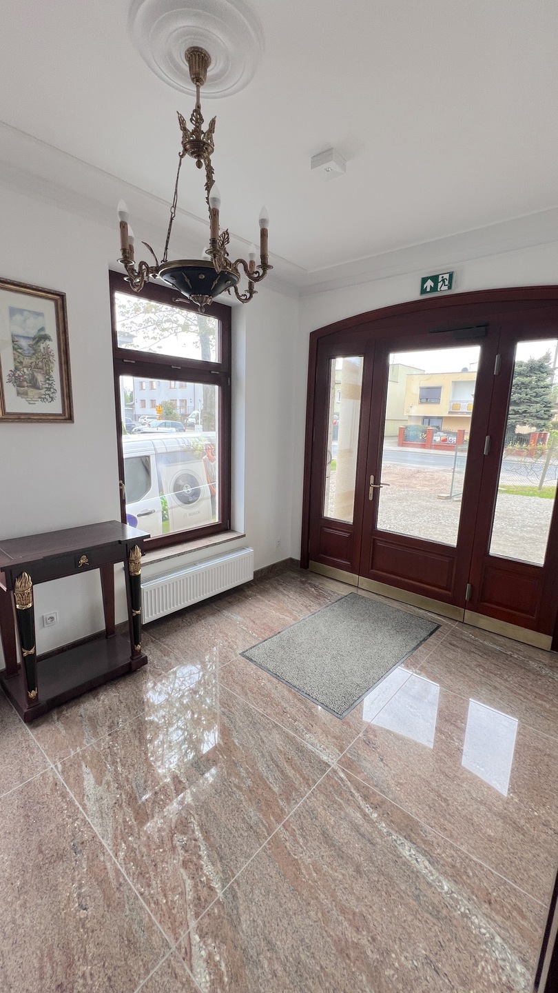 Prestiżowe lokale biurowo usługowe w czytelnym miejscu - zdjęcie 12