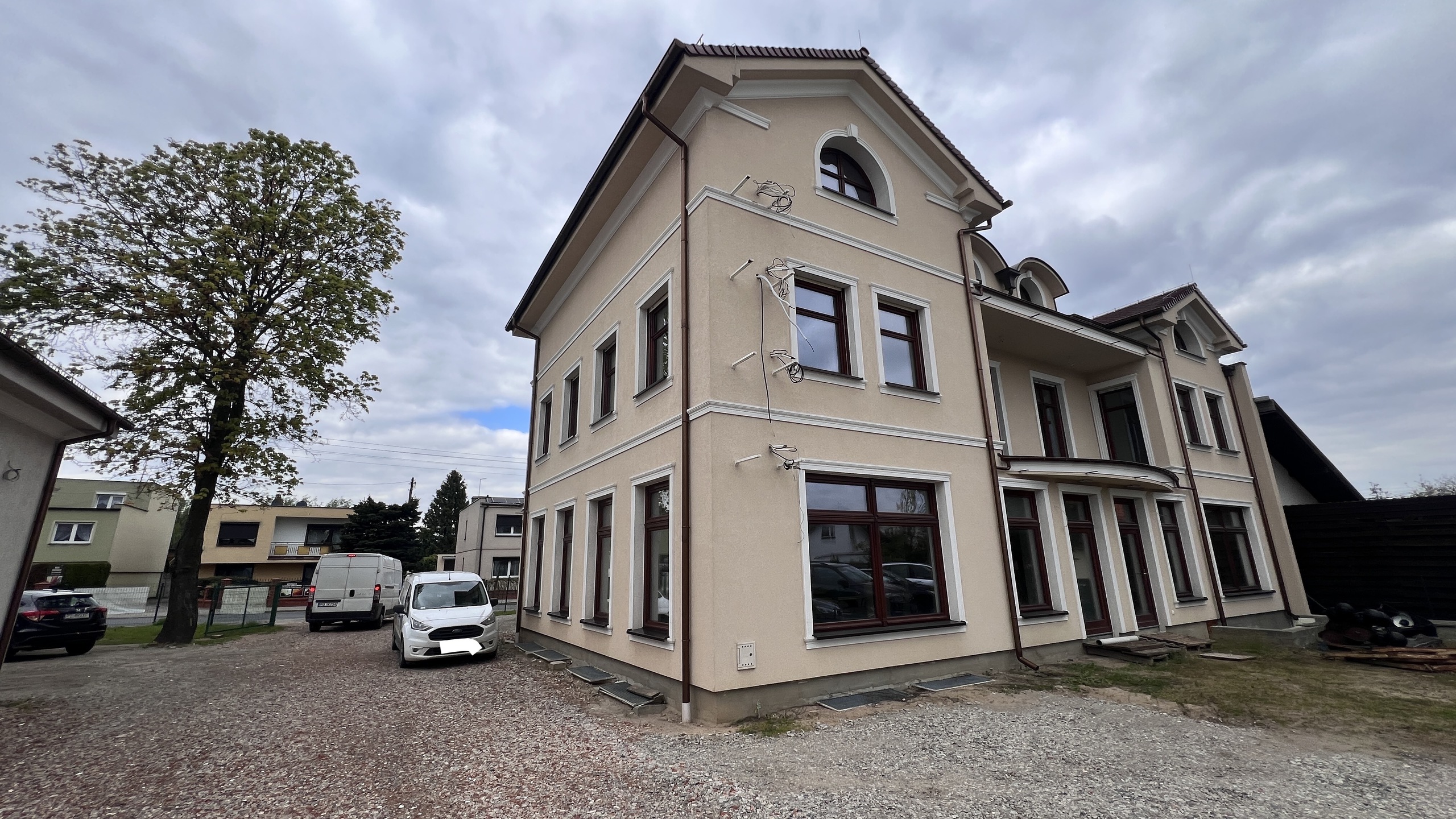 Prestiżowe lokale biurowo usługowe w czytelnym miejscu - zdjęcie 4