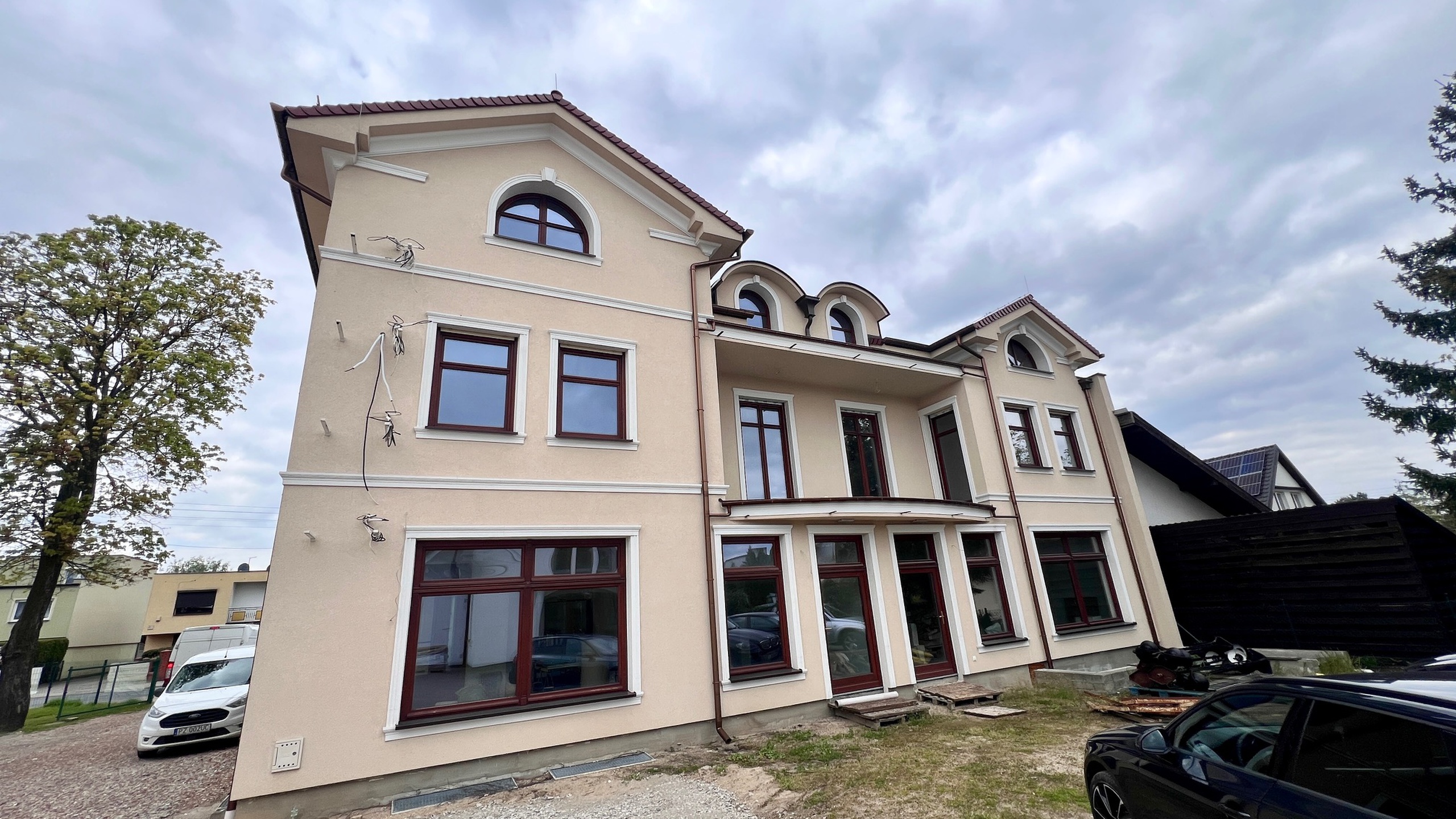 Prestiżowe lokale biurowo-usługowe w Luboniu - zdjęcie 1