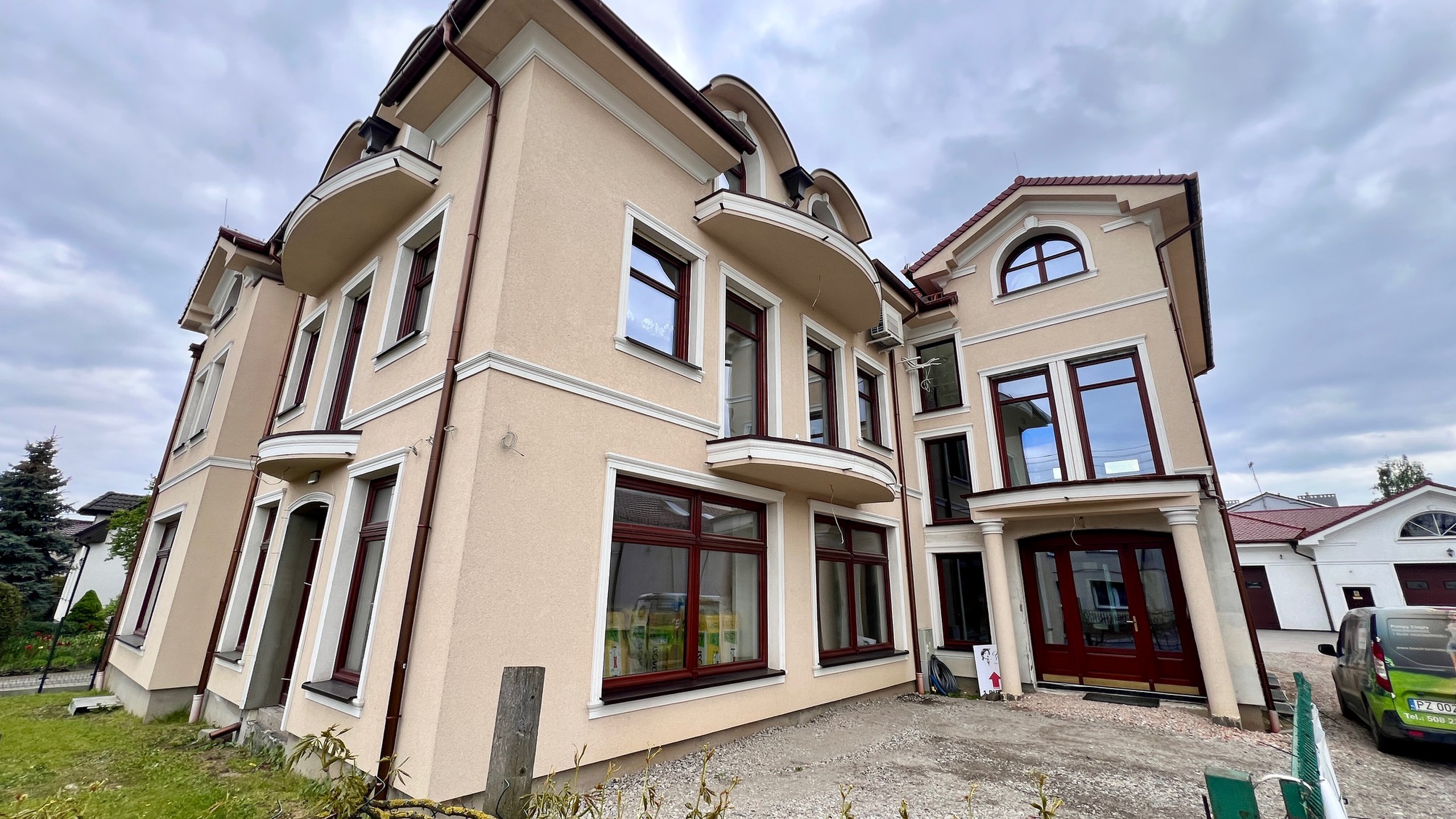 Prestiżowe lokale biurowo-usługowe w Luboniu - zdjęcie 4