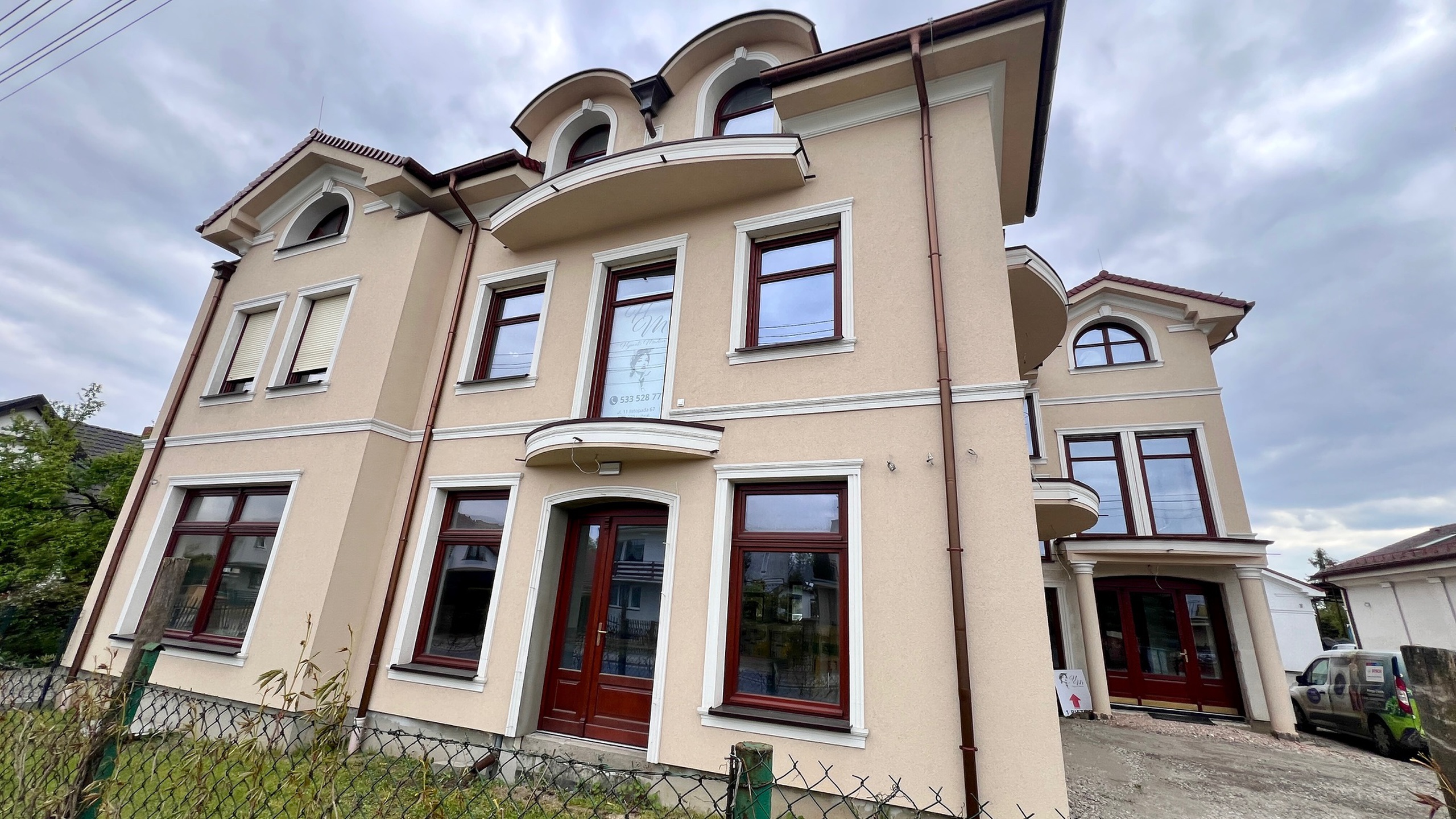 Prestiżowe lokale biurowo-usługowe w Luboniu - zdjęcie 3