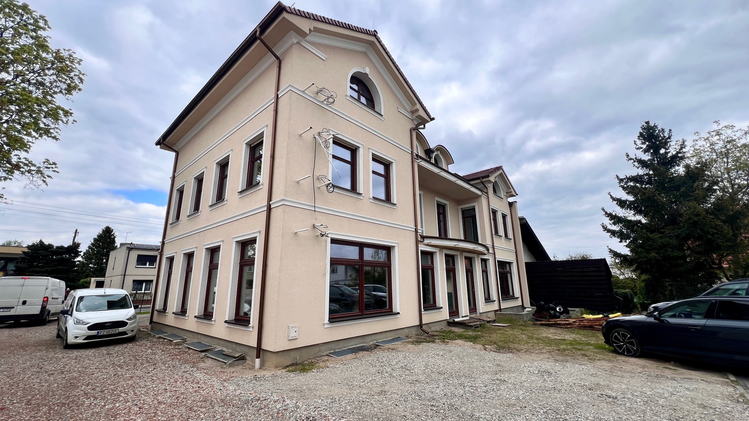 Prestiżowe lokale biurowo-usługowe w Luboniu - zdjęcie 2