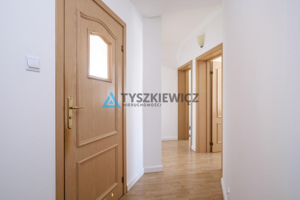 Urokliwy dom z ogrodem i garażem. - zdjęcie 14