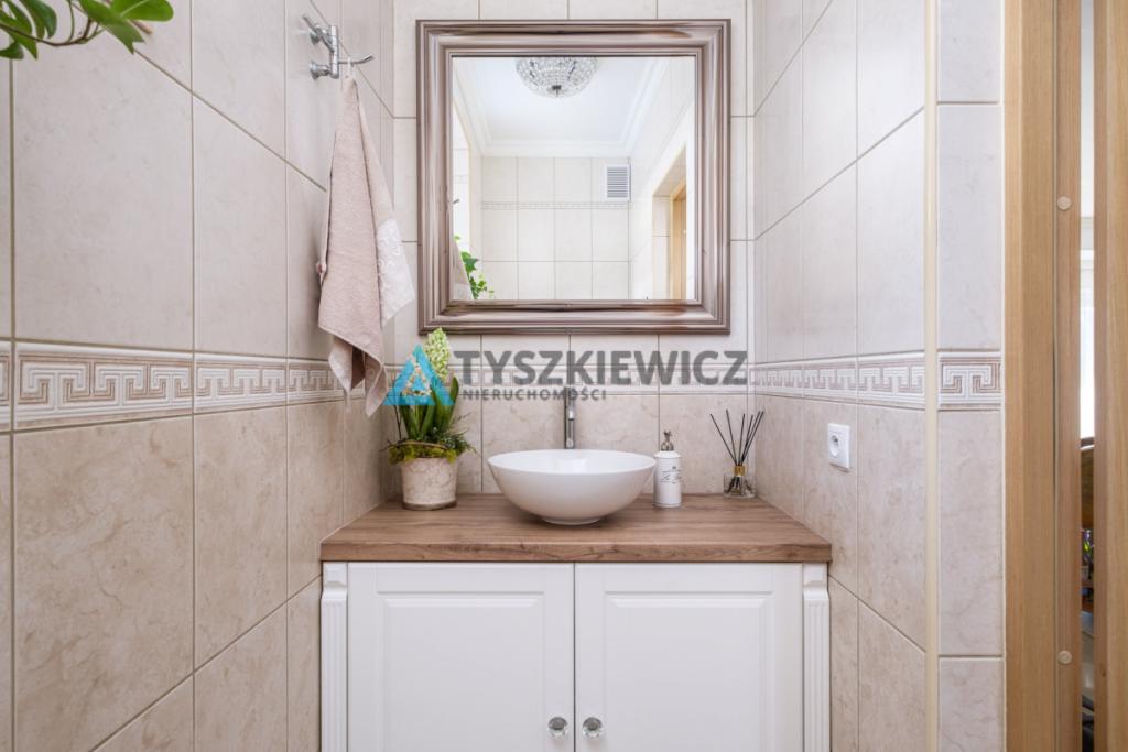 Urokliwy dom z ogrodem i garażem. - zdjęcie 21