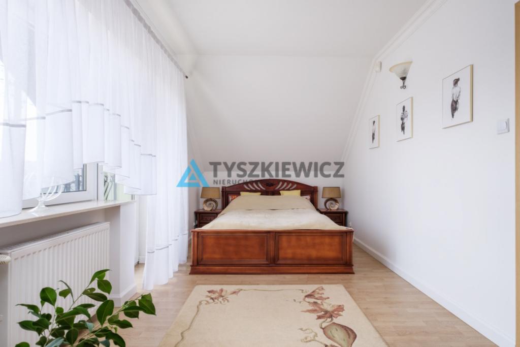 Urokliwy dom z ogrodem i garażem. - zdjęcie 11
