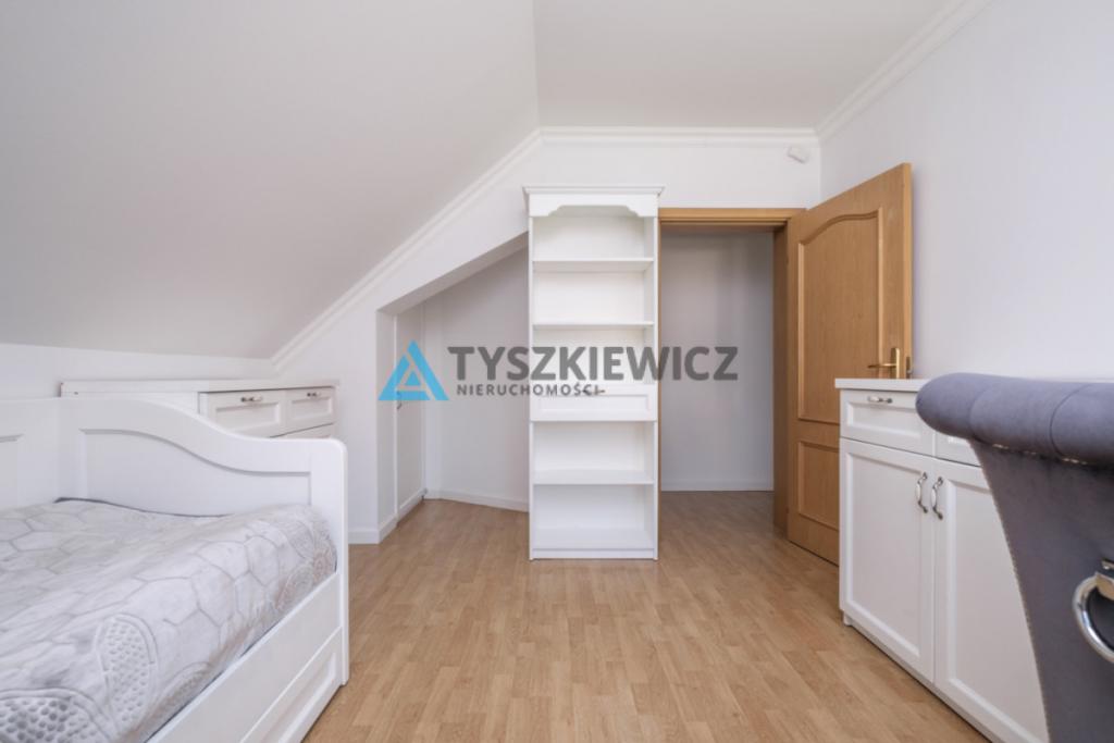 Urokliwy dom z ogrodem i garażem. - zdjęcie 18