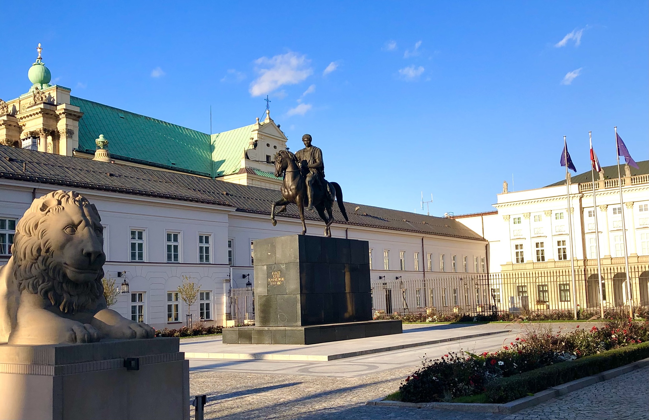 Sprzedam bezpośrednio ciche 3 pokojowe mieszkanie w odbudowanej po wojnie kamienicy w samym sercu Starego Miasta w Warszawie, ulica Kozia. - zdjęcie 19