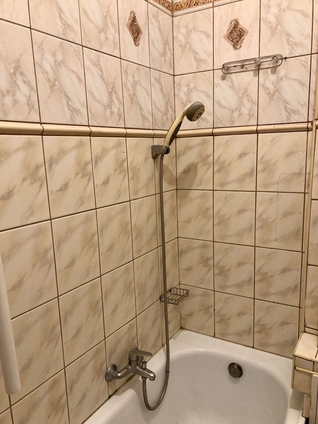 Sprzedam bezpośrednio ciche 3 pokojowe mieszkanie w odbudowanej po wojnie kamienicy w samym sercu Starego Miasta w Warszawie, ulica Kozia. - zdjęcie 9