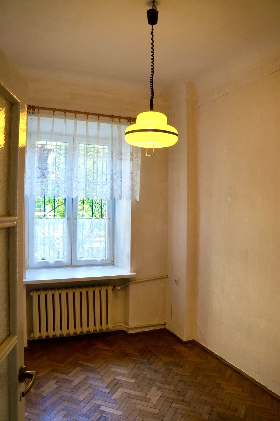 Sprzedam bezpośrednio ciche 3 pokojowe mieszkanie w odbudowanej po wojnie kamienicy w samym sercu Starego Miasta w Warszawie, ulica Kozia. - zdjęcie 8