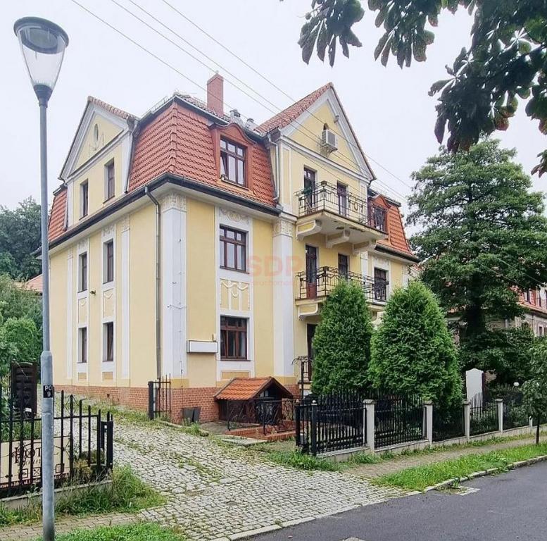 Lokal usługowy na sprzedaż, 729 m², Szczawno-Zdrój, Kasztanowa - zdjęcie 2