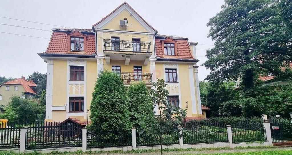 Lokal usługowy na sprzedaż, 729 m², Szczawno-Zdrój, Kasztanowa - zdjęcie 1