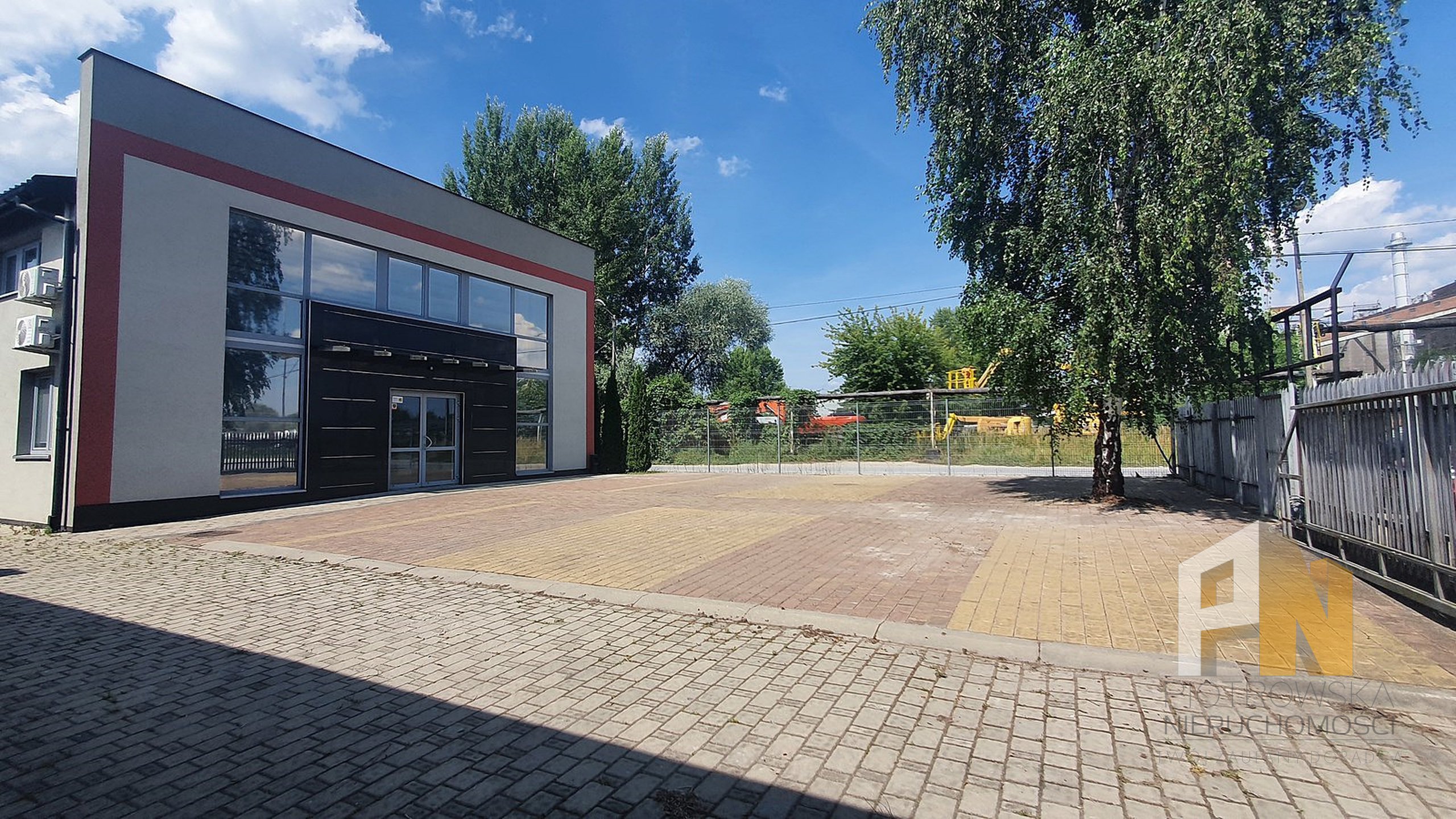 Biurowiec 450m2 do wynajęcia - zdjęcie 1
