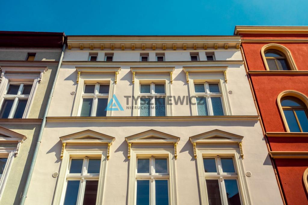 Budynek - Kamienica 2-piętrowa w centrum miasta - zdjęcie 2