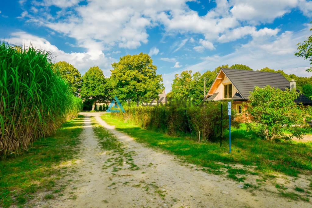 Atrakcyjnie położona działka pod zabudowę - zdjęcie 23