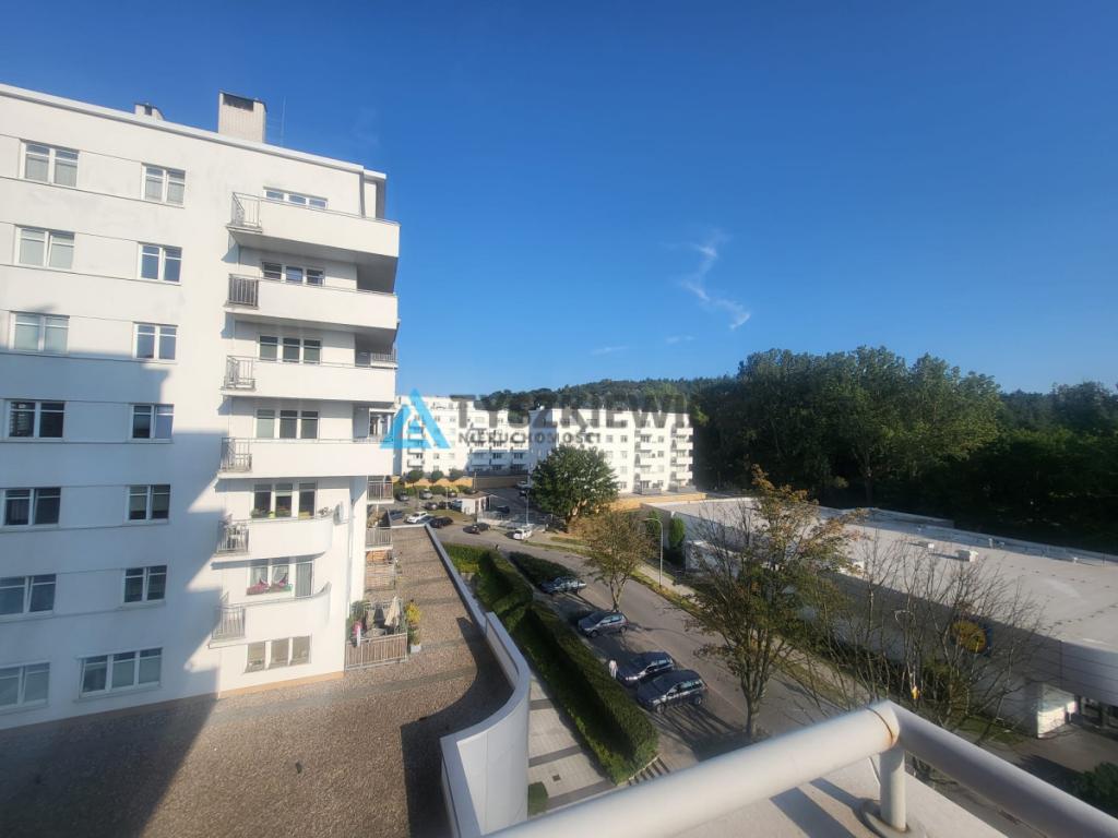 Mieszkanie na młodym osiedlu. - zdjęcie 25