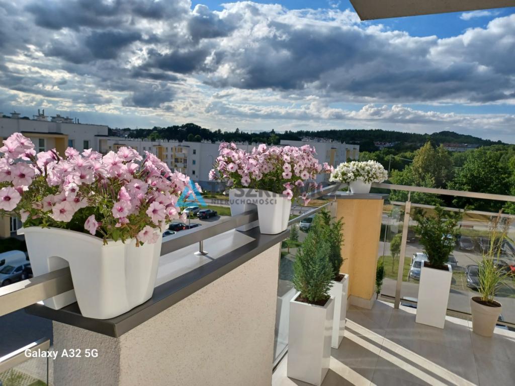 Apartament na ostatnim piętrze z pięknym widokiem - zdjęcie 2