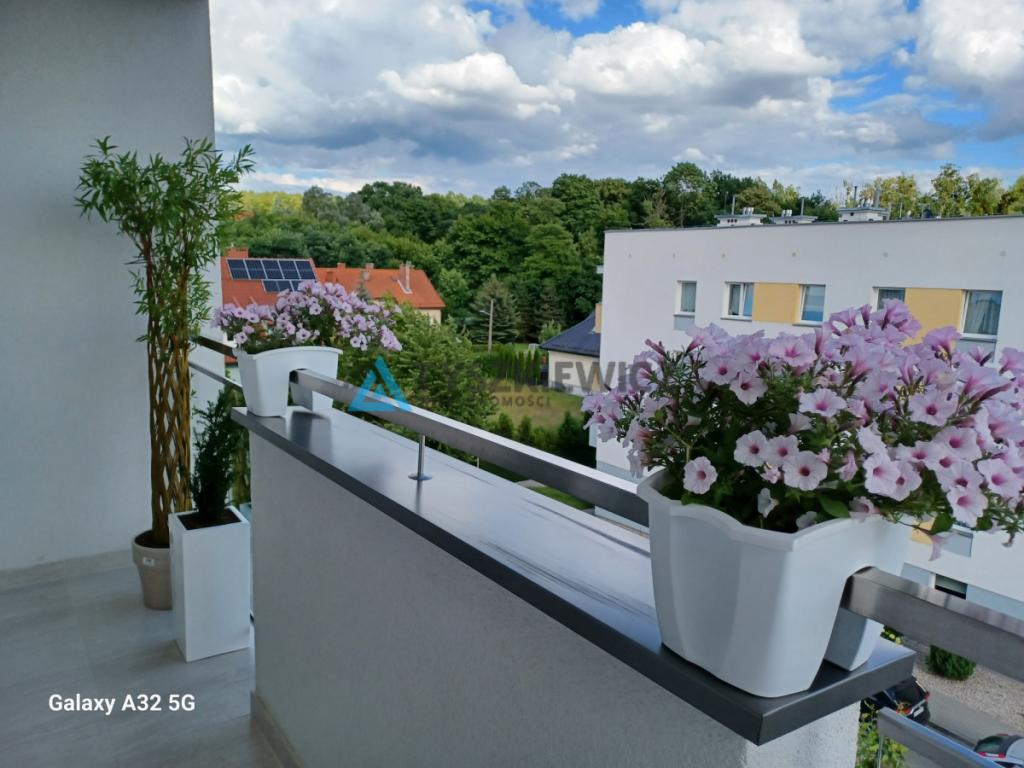 Apartament na ostatnim piętrze z pięknym widokiem - zdjęcie 24