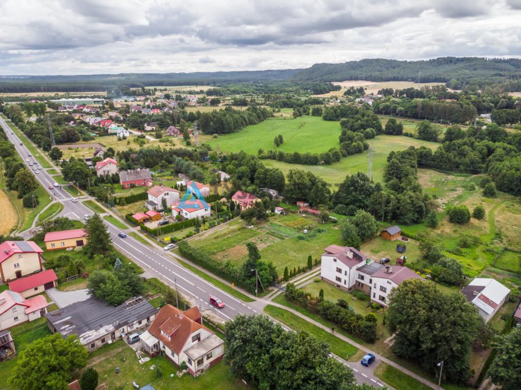 Dom jednorodzinny z piękną działką nad rzeką - zdjęcie 5
