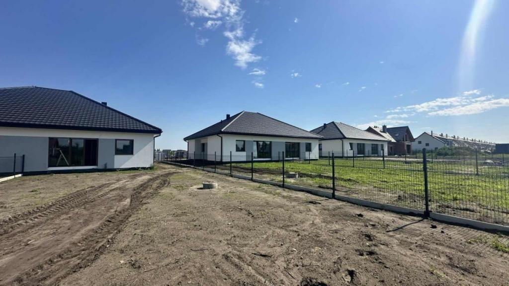 duża działka , 4 pokoje, porterówka - zdjęcie 7