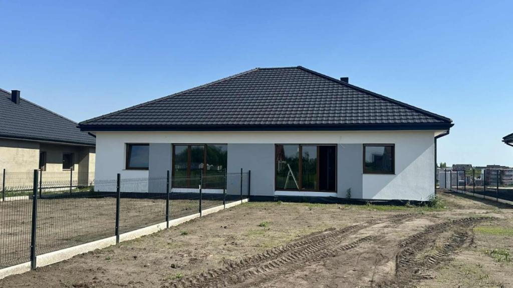 duża działka , 4 pokoje, porterówka - zdjęcie 3